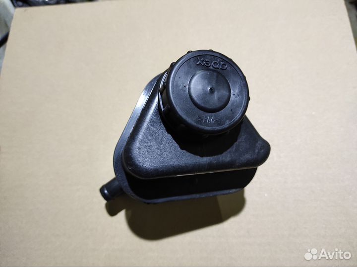 Бачок гур ваз 2110, 2170, Нива, Шевроле Нива