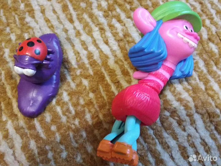 Машинки, роботы, игрушки из Макдональдс