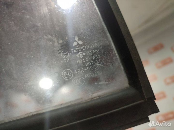 Стекло двери заднее левое Mitsubishi Pajero Sport