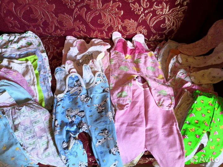 Пакет с детскими вещами