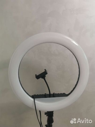 Кольцевая лампа со штативом