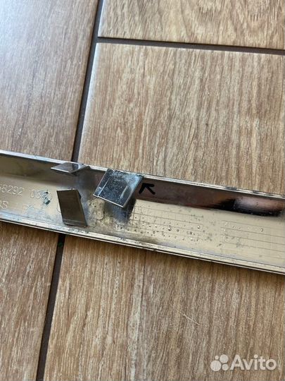 Накладка решетки радиатора левая Mercedes X166 Gl