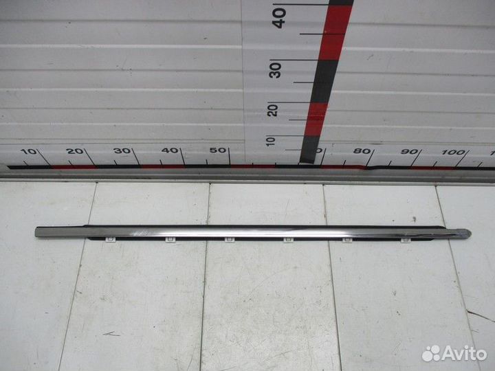 Уплотнитель стекла двери передней правой Kia Quoris KH