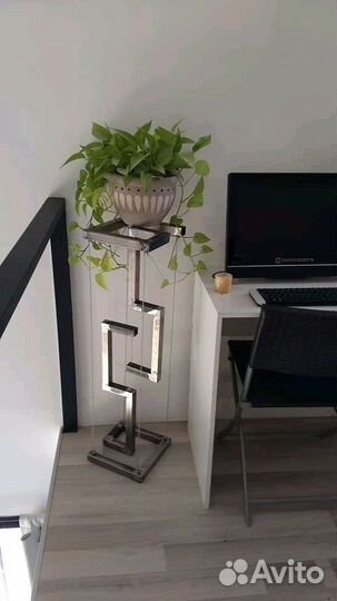 Подставка под цветы