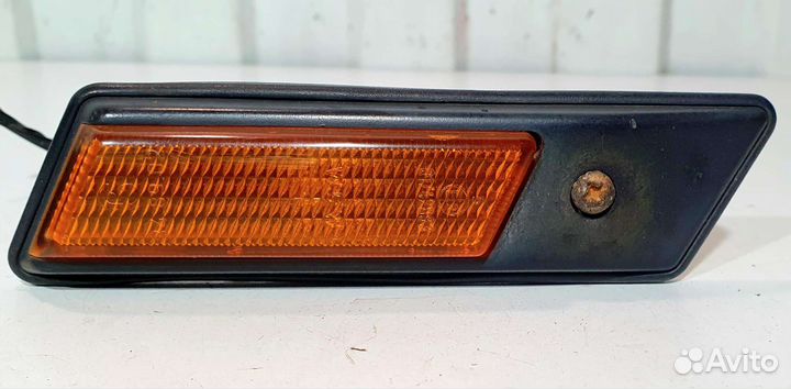 Повторитель поворота в крыло правый BMW E36