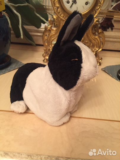 Механическая игрушка кролик