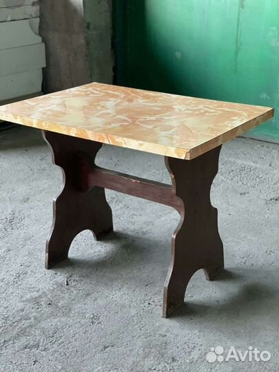 Кухонный стол. Есть два варианта