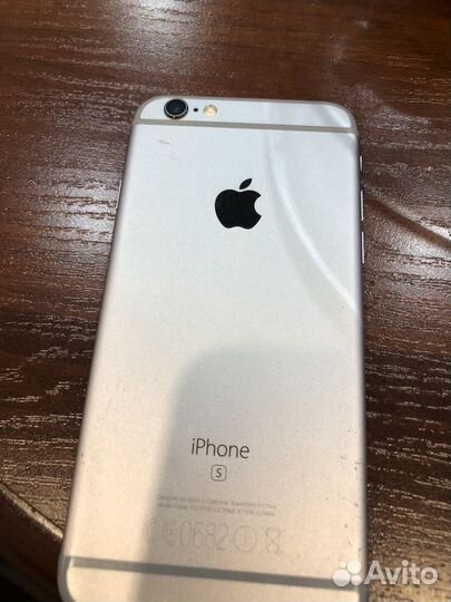 iPhone 6S, 64 ГБ