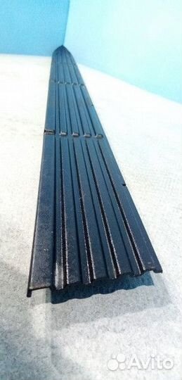 Накладка на порог наружная левая Toyota Land Cruis