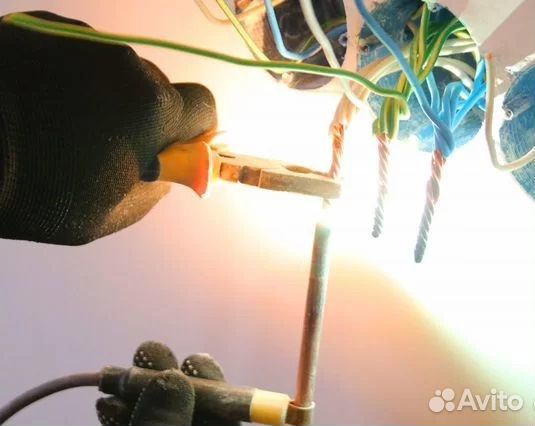 Перенести розетку, электрик