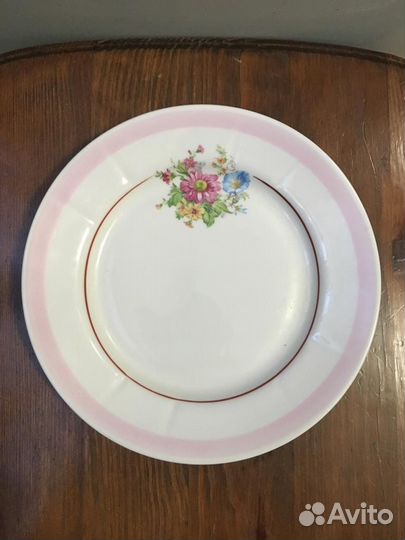 Тарелки разные