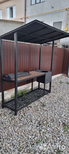 Мангал с крышей в стиле лофт