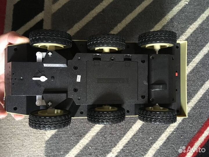 Радиоуправляемый танк