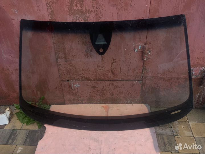 Ауди А8Д4 лобовое стекло