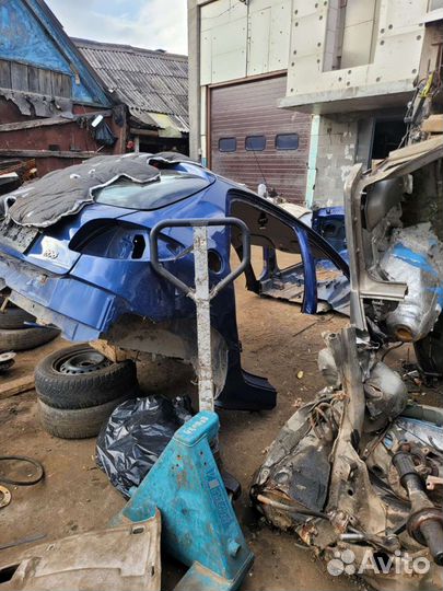 Заднее правое крыло на Пежо 206