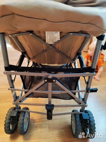 Прогулочная коляска трость