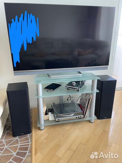 Стеклянная тумба под тв