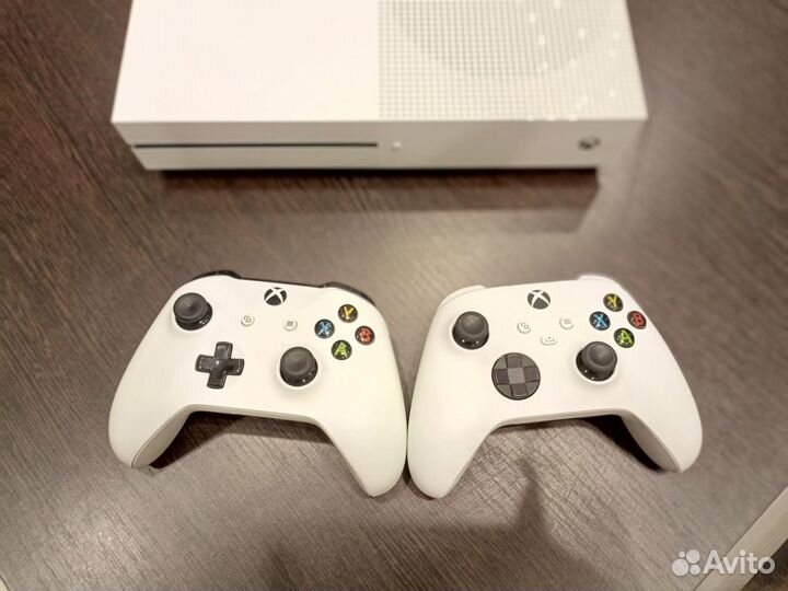 Xbox One s 2 геймпада 1tb