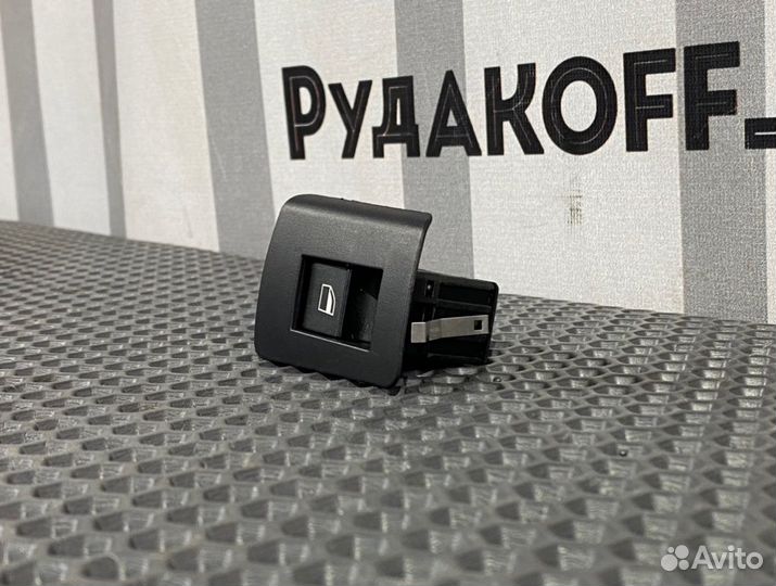 Кнопка стеклоподъемника задняя правая Bmw X5 E53