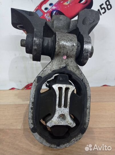 Подушка крепления двигателя задняя Nissan Juke