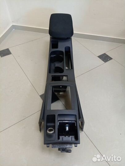 Подлокотник Mitsubishi Lancer CY 4B10 2008