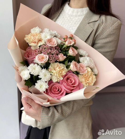 Продавец цветов в ночь