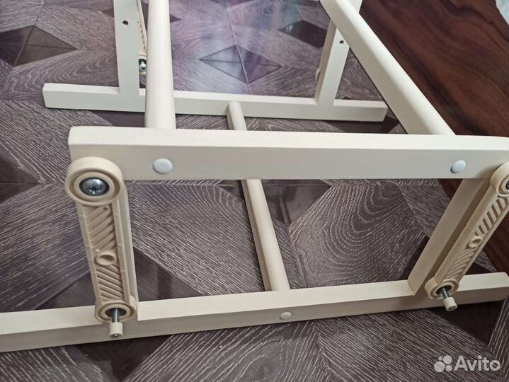 Маятник для круглой кровати