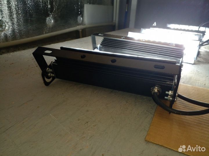 Прожектор фасадный L260.30.220.6