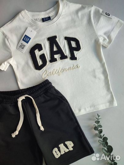 Детский костюм gap новый