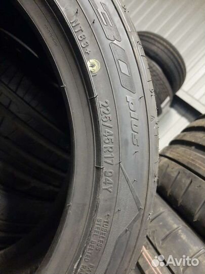 Nitto NT830 225/45 R17