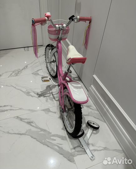 Детский велосипед Royal Baby Little Swan розовый