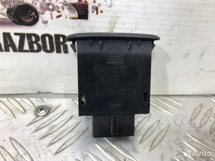 Кнопка открывания багажника Kia Sorento 1 2006