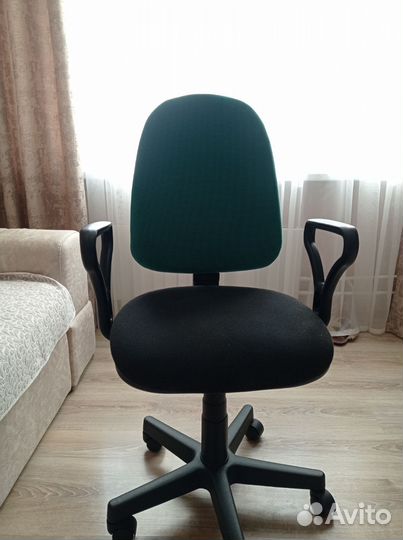 Компьютерное кресло