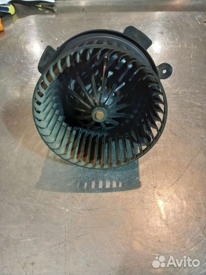 Мотор печки Peugeot 307