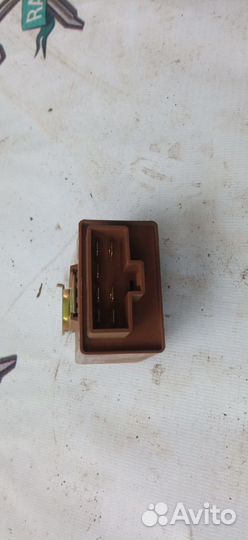 Реле стеклоподъемника Ssangyong Rexton переднее ле