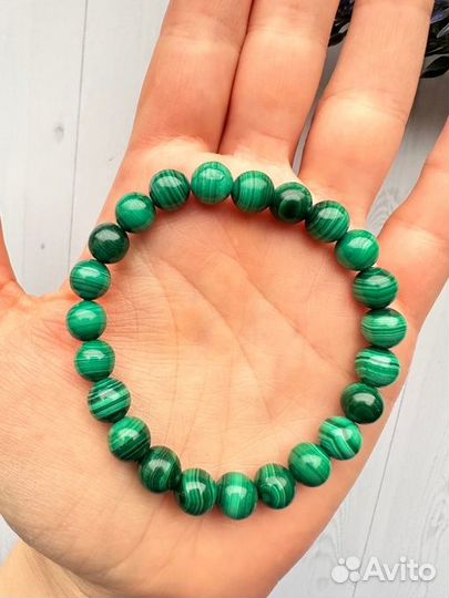 Браслет из малахита на резинке