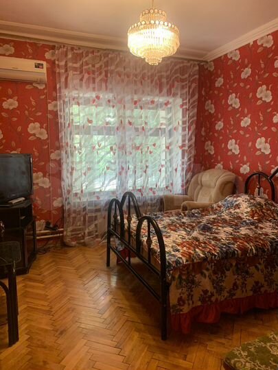 2-к. квартира, 70 м², 1/4 эт.