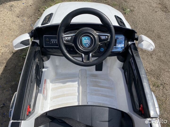 Детский электромобиль