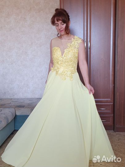 Вечернее платье на выпускной жёлтое 46 в пол