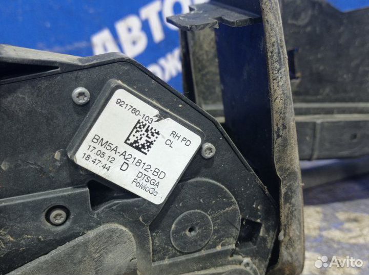 Передний правый замок двери Ford Focus 3 седан