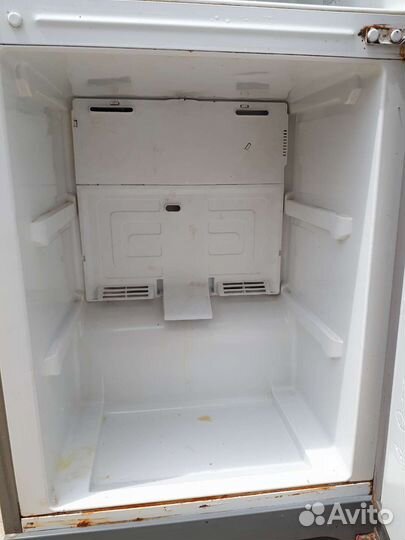 Холодильник indesit