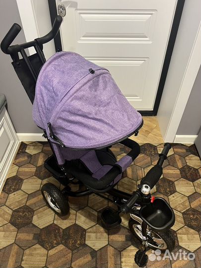 Детский трехколесный велосипед с ручкой