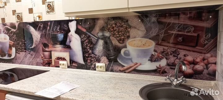 Кухонный стеклянный фартук