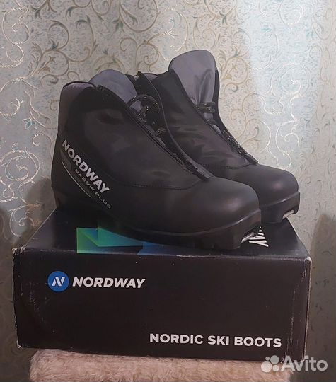 Лыжные ботинки