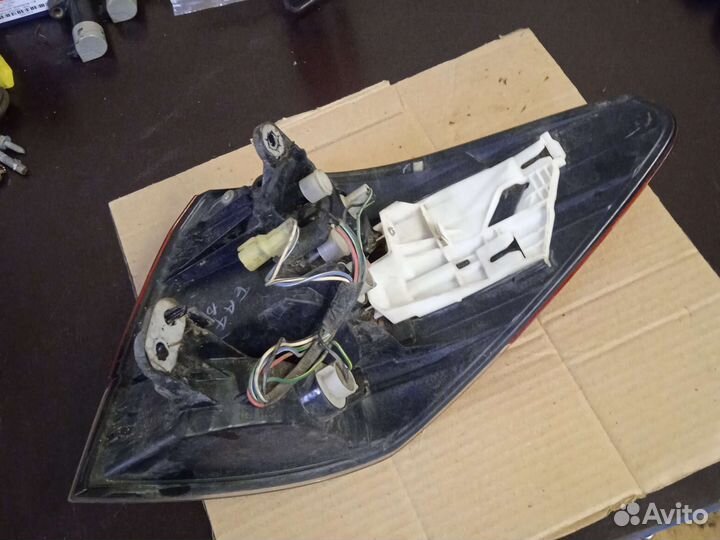 Задний левый фонарь Subaru oytback br9