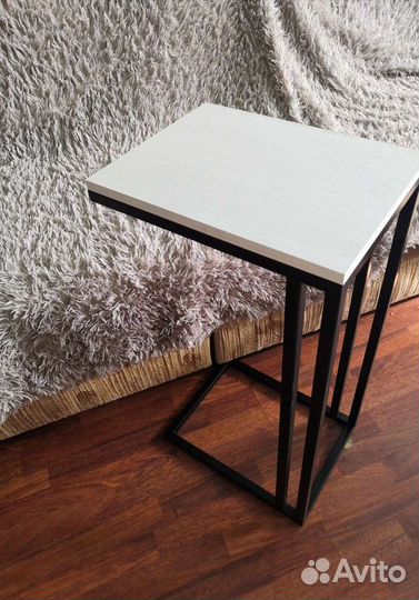 Прикроватный столик в стиле лофт