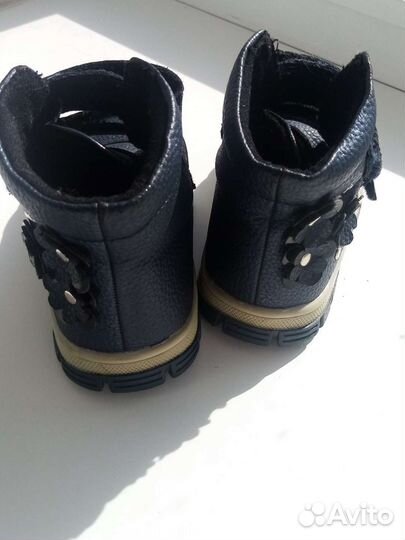 Ботинки демисезонные для девочки 23