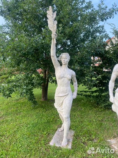 Парковая скульптура 1950 года