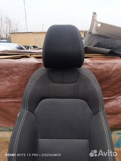 Сиденье переднее правое (Geely Coolray)