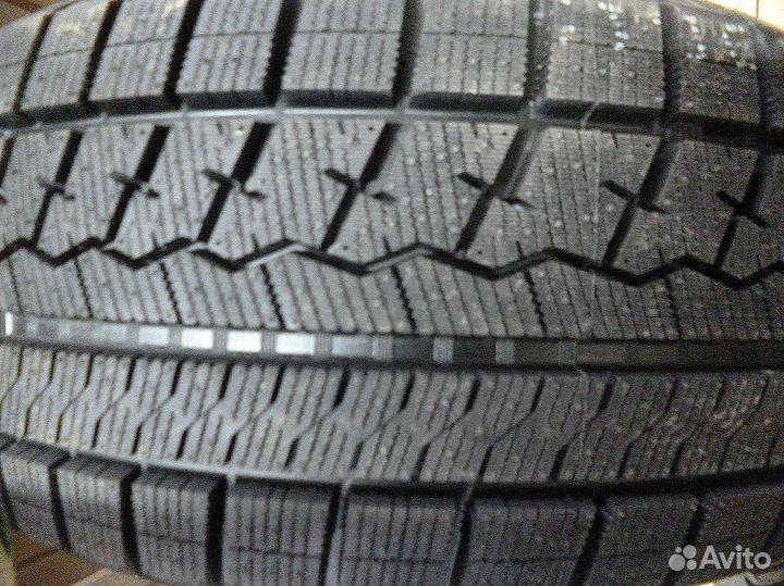 Sailun Ice Blazer Arctic 215/60 R16 99H
